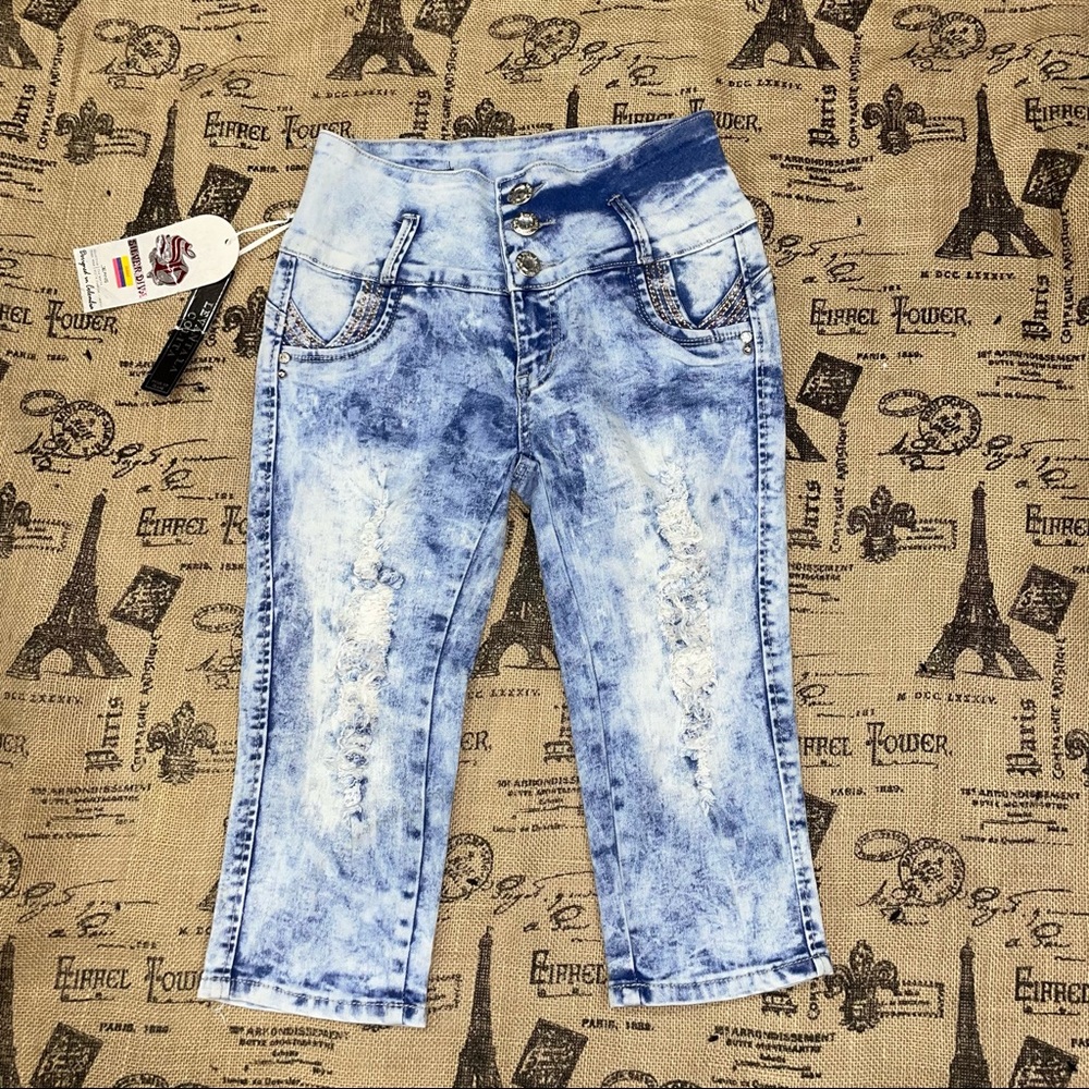 Silver Diva Jeans NWT! Levanta La Cola Acid Washed Push Up Bermuda Size 3